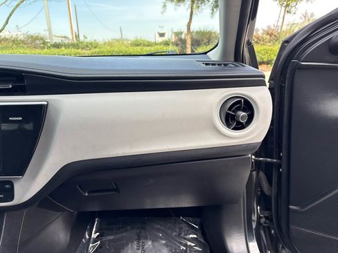 Used 2017 Toyota Corolla LE w/ Carpet Mat Package (TMS) FWD image 18