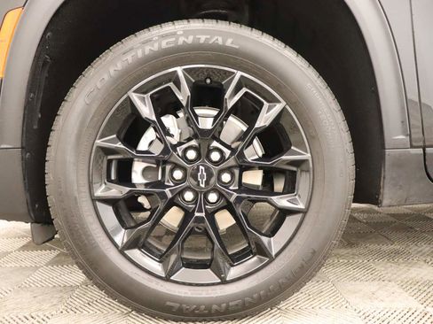 Used 2025 Chevrolet Traverse LT w/ Midnight/Sport Edition image 6