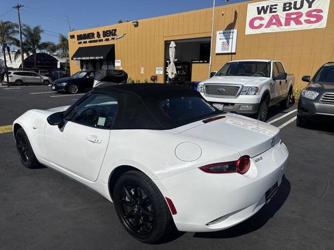 Used 2021 MAZDA MX-5 Miata Sport RWD image 16