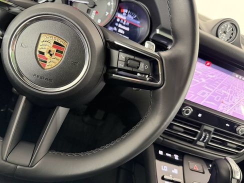 Used 2023 Porsche Macan AWD/4WD image 29