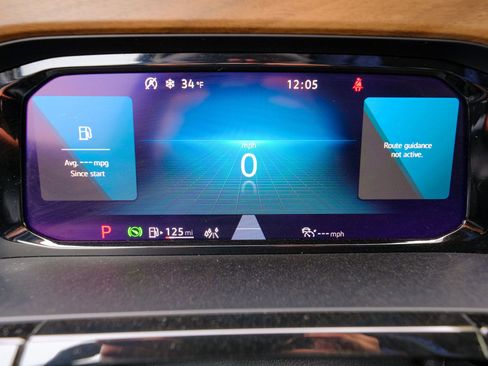 Used 2024 Volkswagen Atlas SE image 37