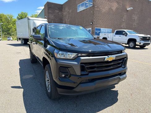 Used 2023 Chevrolet Colorado LT w/ LT Convenience Package II RWD image 2
