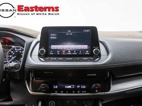 Used 2021 Nissan Rogue SV image 30