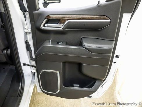 Used 2023 GMC Sierra 1500 SLE image 21