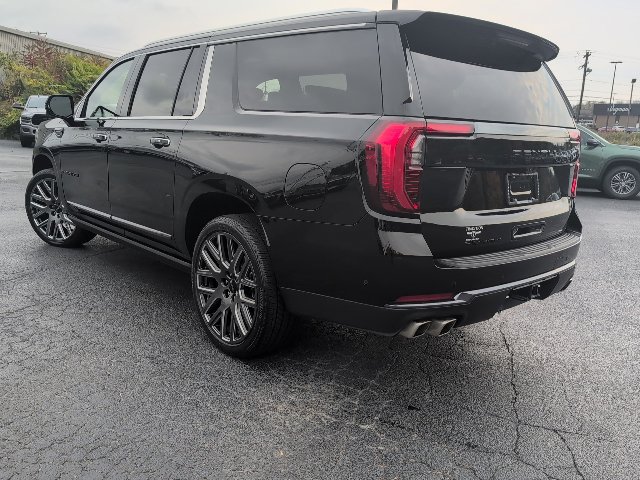Used 2026 GMC Yukon XL Denali Ultimate w/ LPO, Floor Liner Package AWD/4WD image 3