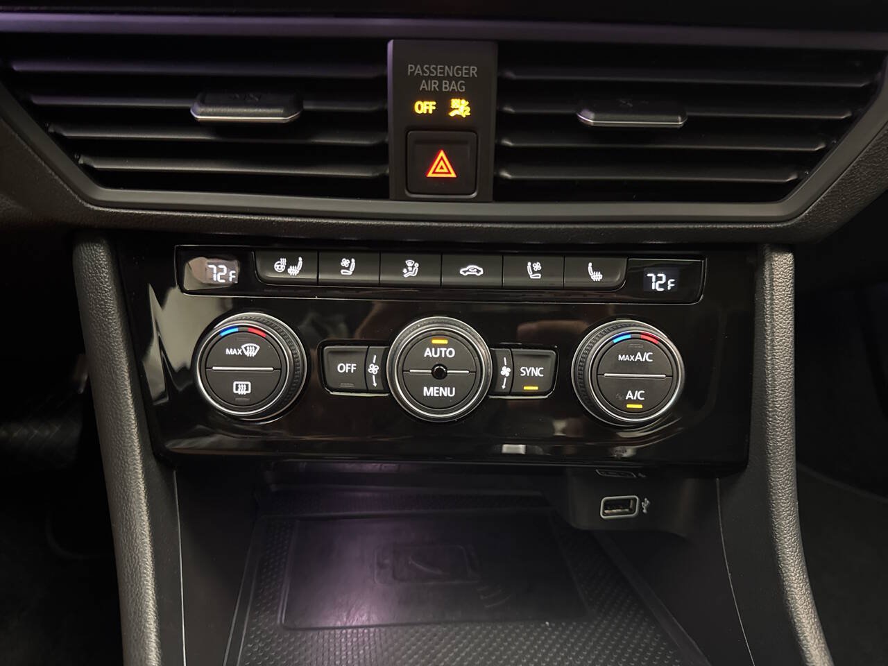 Used 2020 Volkswagen Jetta SEL Premium FWD image 17