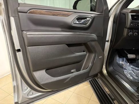 Used 2023 Chevrolet Tahoe Premier AWD/4WD image 10