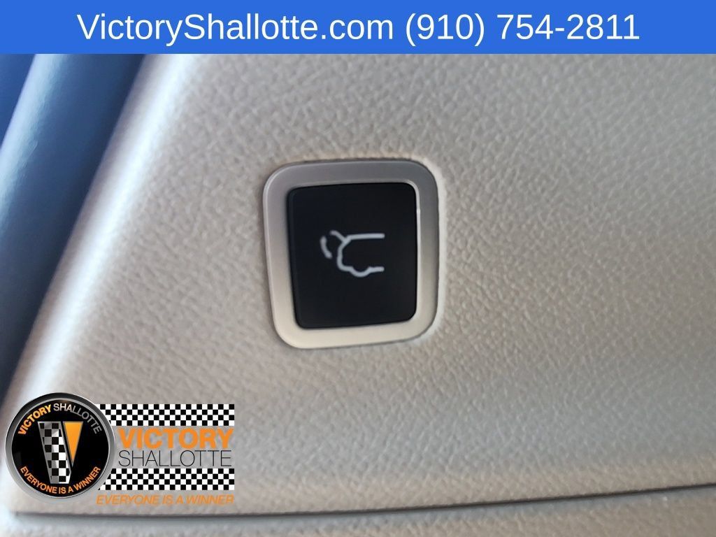 Certified 2022 Chrysler Pacifica Touring-L FWD image 33