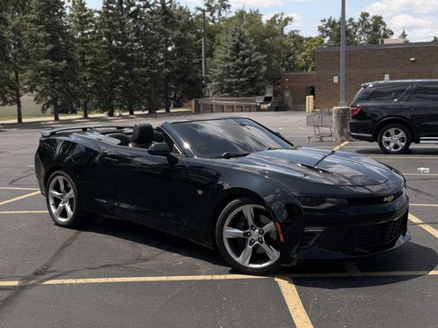 Used 2017 Chevrolet Camaro SS RWD image 3
