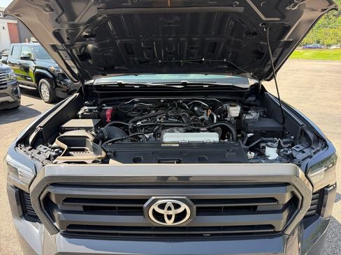 Certified 2024 Toyota Tacoma SR5 AWD/4WD image 28