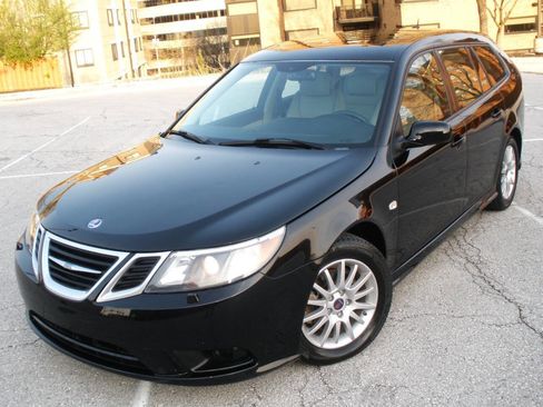 Used 2008 Saab 9-3 2.0T w/ Moonroof Package FWD image 1