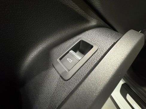 Used 2025 Audi Q5 2.0T Premium Plus w/ Premium Plus Package image 38