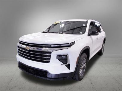 Used 2024 Chevrolet Traverse LT