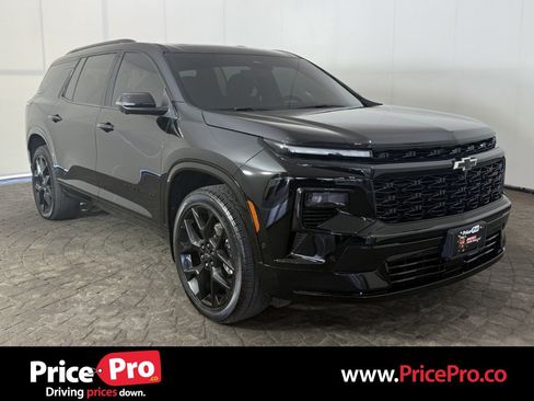 Used 2025 Chevrolet Traverse RS AWD/4WD image 1