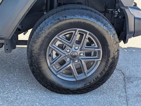 Used 2024 Jeep Wrangler Sport S image 9