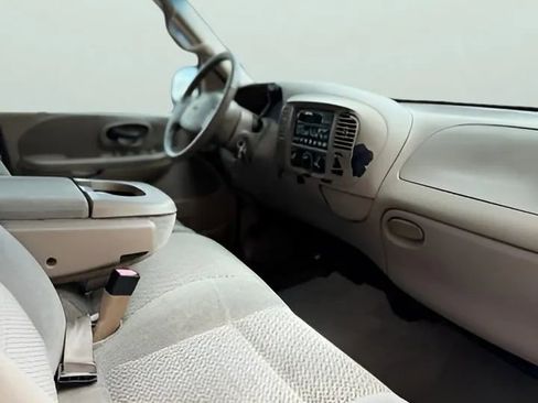 Used 2001 Ford F150 Lariat RWD image 22