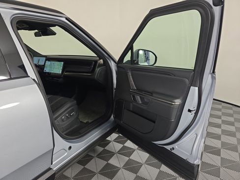 Used 2024 Rivian R1S Adventure AWD/4WD image 18