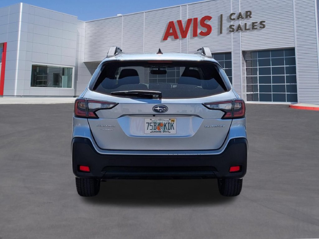 Used 2025 Subaru Outback Premium AWD/4WD image 7