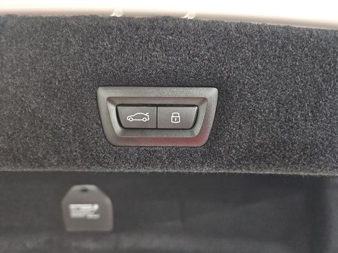 Certified 2025 BMW 760i xDrive w/ Executive Package AWD/4WD image 14
