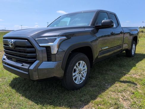 Used 2026 Toyota Tundra SR5 w/ SR5 Convenience Package AWD/4WD image 2