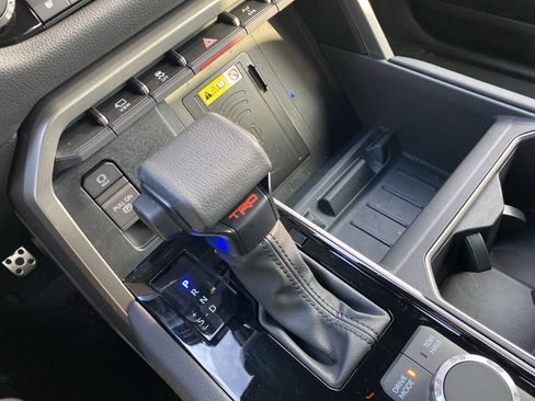 Used 2025 Toyota Tundra Limited image 18