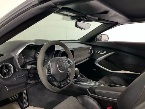 Used 2022 Chevrolet Camaro ZL1 image 21