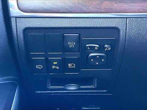 Used 2016 Toyota Land Cruiser AWD/4WD image 33