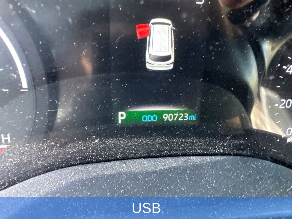 Used 2023 Toyota Sienna XLE FWD image 15