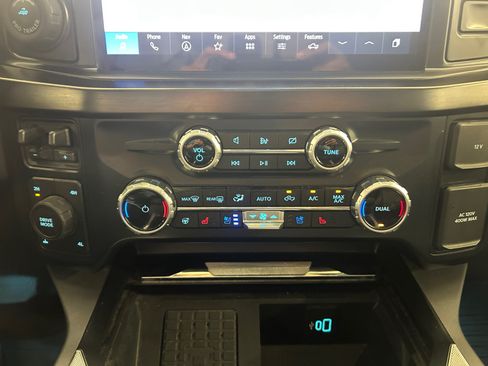 Used 2023 Ford F350 Lariat w/ Lariat Ultimate Package AWD/4WD image 13