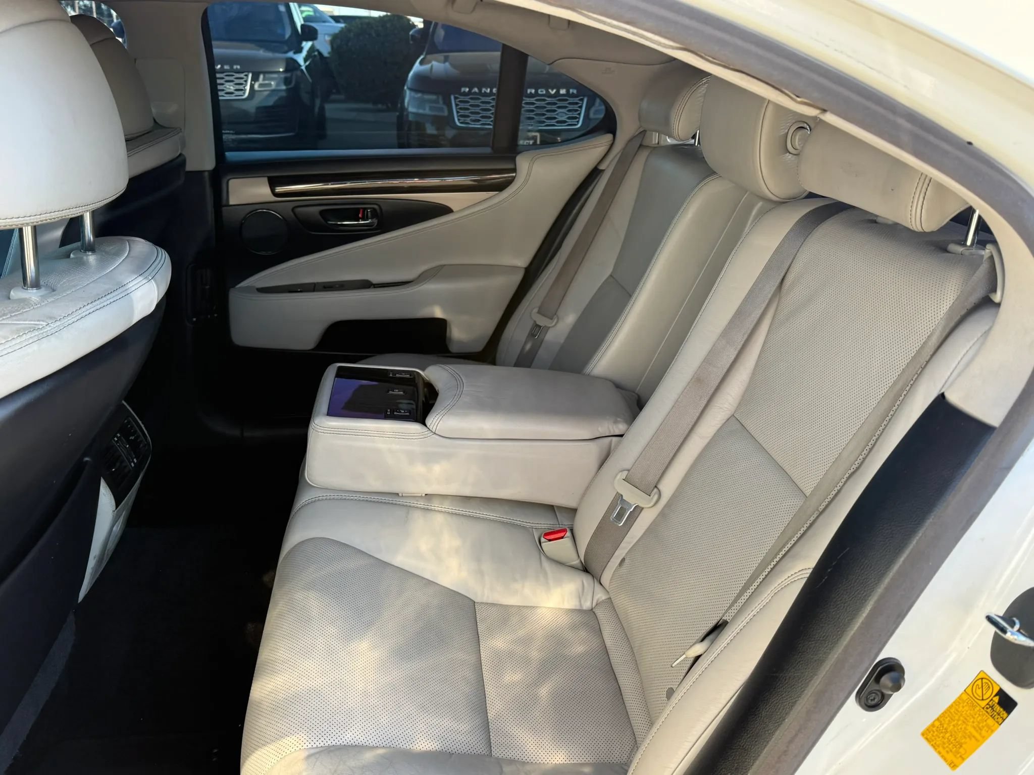 Used 2013 Lexus LS 460 AWD w/ Comfort Pkg image 20