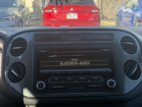 Used 2013 Volkswagen Tiguan S image 17