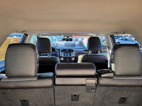Used 2018 Toyota 4Runner SR5 Premium image 31