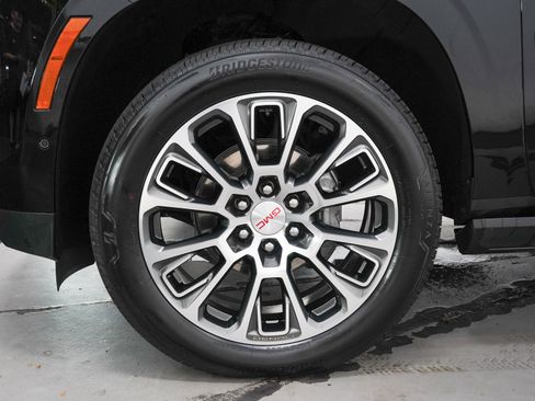 Used 2025 GMC Yukon Denali w/ Sun & Power Step Package AWD/4WD image 31