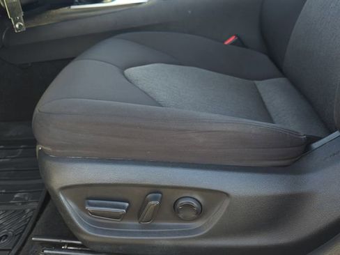 Used 2022 Toyota Camry LE image 28