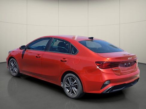 Used 2022 Kia Forte LXS FWD image 4