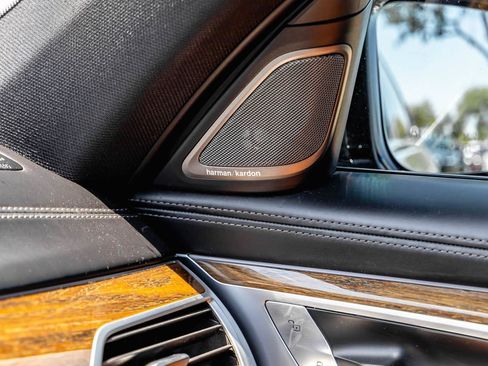 Used 2019 BMW 740i w/ Executive Package RWD image 18