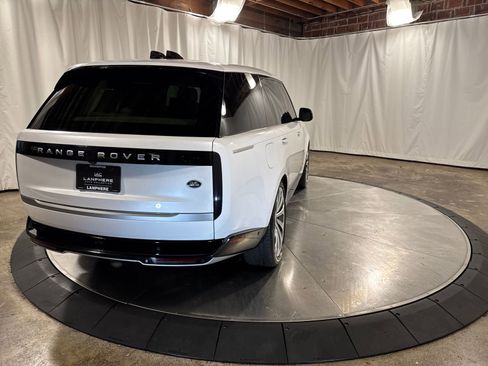 Used 2023 Land Rover Range Rover Autobiography image 8
