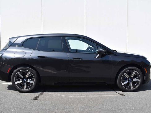 Used 2024 BMW iX xDrive50 w/ Sport Package AWD/4WD image 4