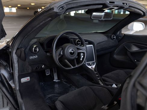 Used 2020 McLaren 720S Performance RWD image 2