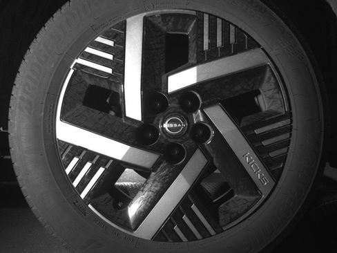 Used 2025 Nissan Kicks SV image 15