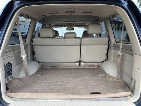 Used 2004 Toyota Land Cruiser w/ Convenience Pkg AWD/4WD image 10
