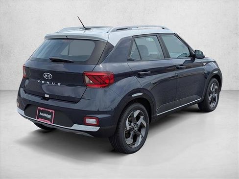 New 2026 Hyundai Venue SEL FWD image 5