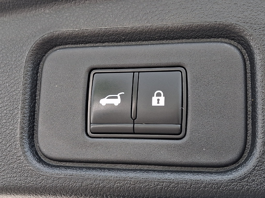 Used 2023 Nissan Pathfinder SL AWD/4WD image 35