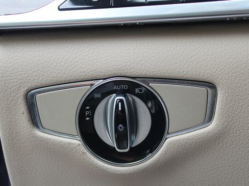 Used 2015 Mercedes-Benz S 550 4MATIC Sedan image 27