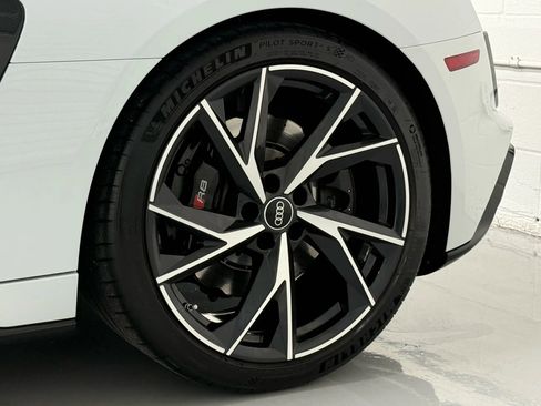 Used 2022 Audi R8 V10 performance image 34