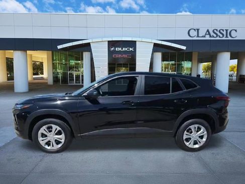 Used 2026 Chevrolet Trax LS FWD image 5