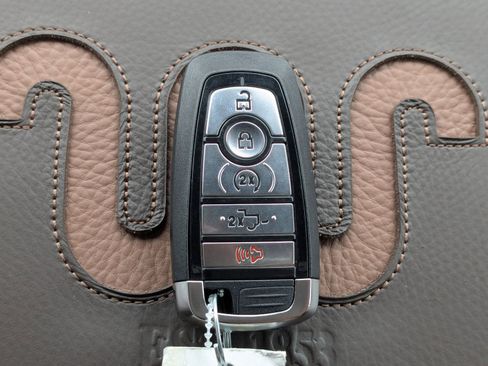 New 2025 Ford F350 King Ranch w/ Chrome Package image 32