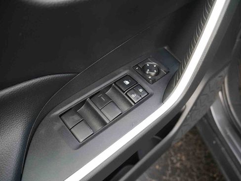 Used 2022 Toyota RAV4 LE image 24