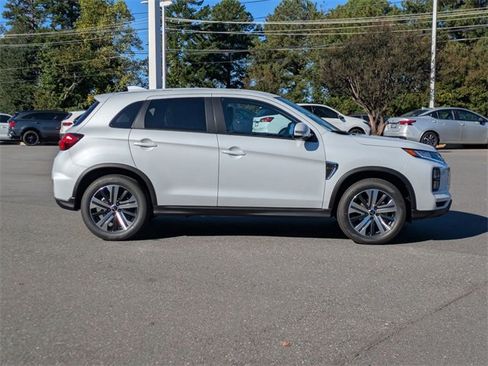 New 2025 Mitsubishi Outlander Sport SE image 2