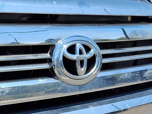 Used 2016 Toyota Tundra SR5 w/ TRD Off Road Package image 26